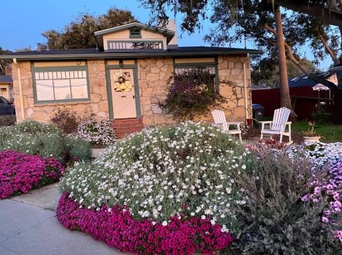 324 Eardley Ave, Del Monte Park, CA 93950-3632