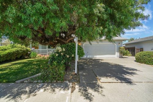 304 White Sands Dr, Vacaville, CA 95687-3458