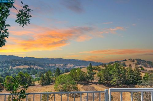 714 Poppy Pl, Concord CA  94523-1625 exterior