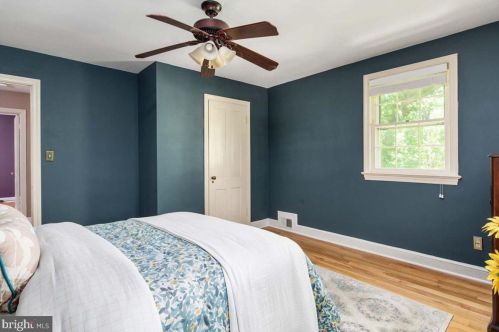 1517 Forest Glen Rd, Silver Spring MD 20910-1122 exterior