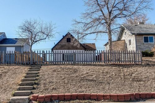 2768 Archer Pl, Denver, CO 80219-2102