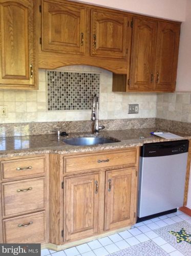 6526 Westmore Ct, Springfield VA  22150-4262 exterior