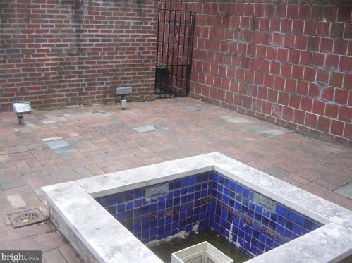 400 5 St, Philadelphia PA 19147-1508 exterior