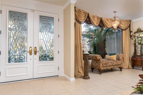 1629 Heather Ridge Dr, Glendale CA  91207-1035 exterior