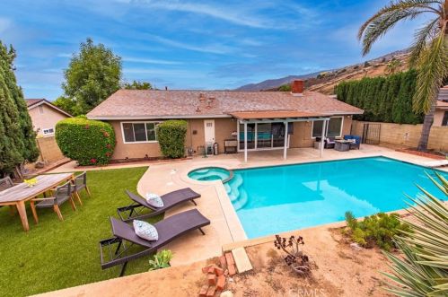 6750 Charing St, Simi Valley CA 93063-3926 exterior