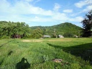 305 Gore Ave, Gainesboro, TN 38562-3900