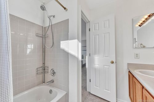 5647 Winnipeg St, Denver CO  80015-6767 exterior