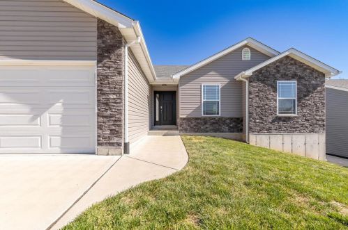 1387 Durham Dr, Herculaneum, MO 63048-1711