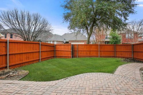 1742 Auburn Dr, Carrollton TX 75007-1452 exterior