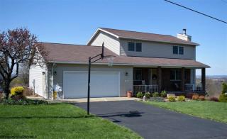 1430 Palace Dr, Morgantown WV  26508-9159 exterior