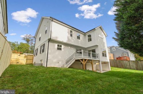 1610 Noyes Dr, Silver Spring MD  20910-2224 exterior