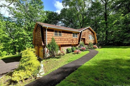 39 Spruce Hill Rd, Huntington, CT 06484-1910