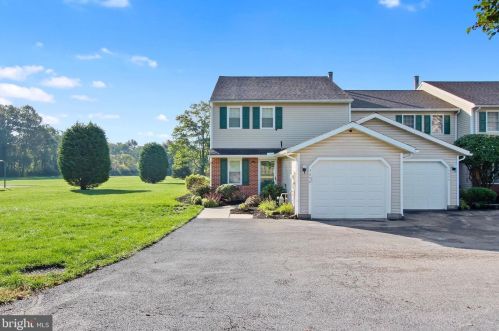 3648 Pleasant Valley Rd, York, PA 17406-7035