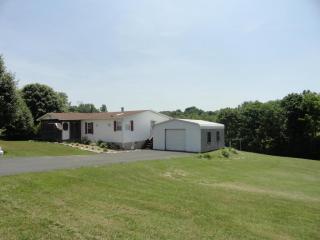 106 Village Dr, Vinton, VA 24179-4901