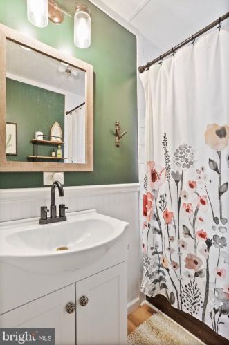 1195 Warden Lake A B Dr, Wardensville WV  26851-8192 exterior