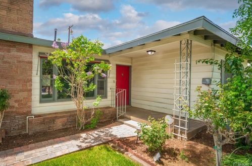 5126 Peacock Ln, Riverside, CA 92505-3102