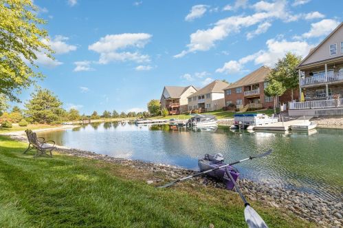 8094 Tuckaway Ct, Crown Point, IN 46307-9390