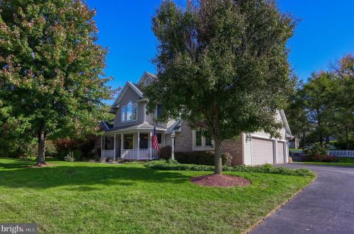 1734 Valette Dr, Lancaster, PA 17602-6102