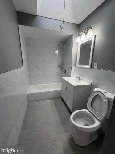 7224 Jackson St, Philadelphia PA  19135-1221 exterior