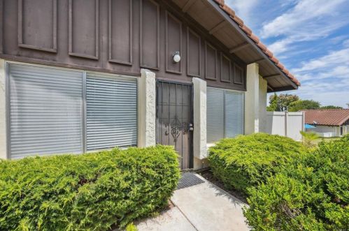 1742 Pleasantdale Dr, Encinitas, CA 92024-4226