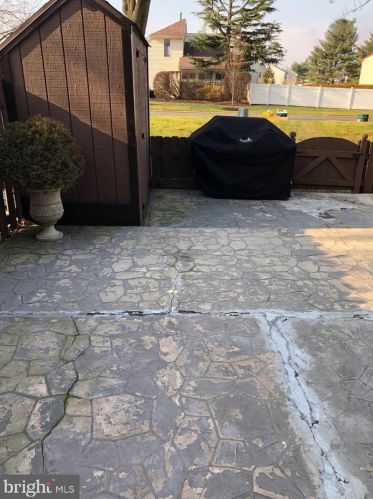 3 Topaz Ln, Trenton NJ exterior