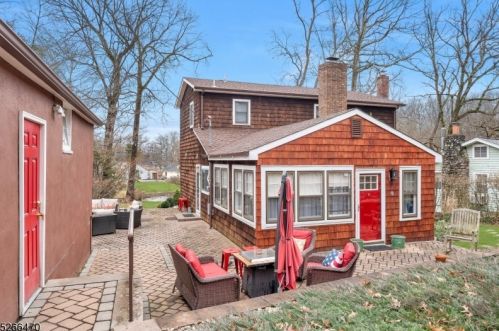 1 Maple Ln, Parsippany, NJ 07834-3205