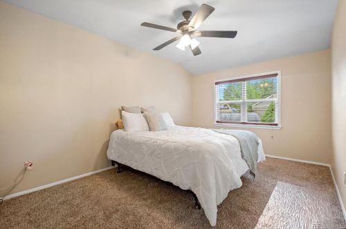 17857 Oxford Pl, Denver CO 80014-5137 exterior