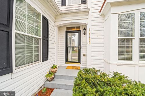 18799 Pier Trail Dr, Triangle VA  22172-2351 exterior