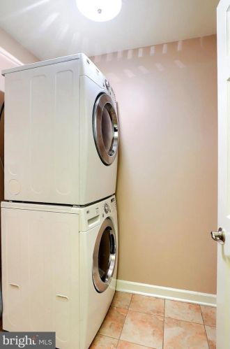 1809 Krystle Dr, Lancaster PA  17602-4143 exterior