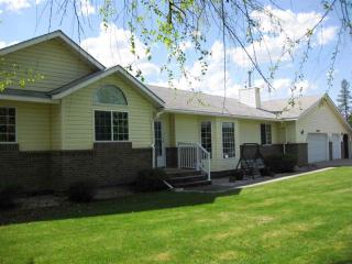 26425 Yarrow Ln, Milan, WA 99003-8786