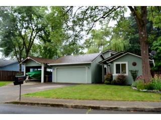 17851 Scrutton Ln, Portland, OR 97267-6530
