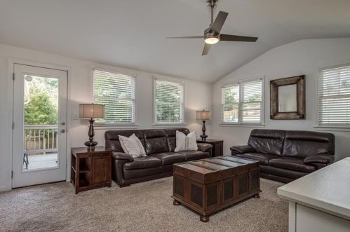 6110 Harleston Rd, Atlanta GA  30328-4108 exterior