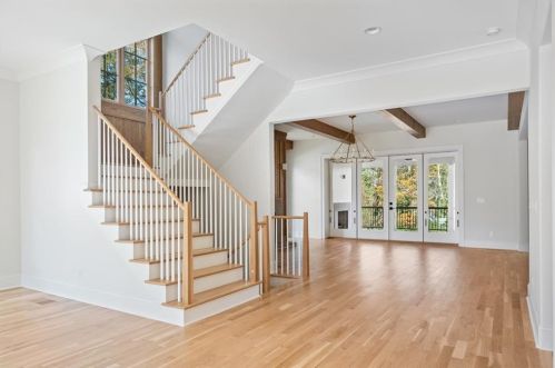 679 Moores Mill Rd, Atlanta GA  30327-0015 exterior