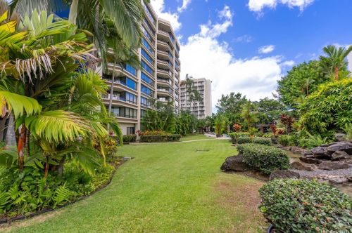 1525 Wilder Ave, Honolulu HI  96822-4683 exterior