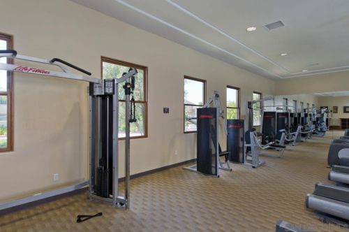 1470 Caminito Sicilia, Chula Vista CA  91915-4142 exterior