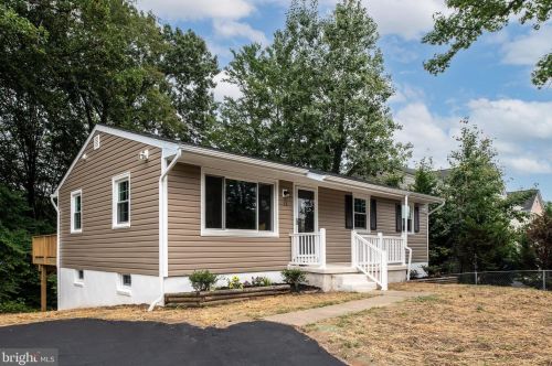 2815 Powell Dr, Woodbridge, VA 22191-4226