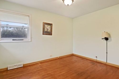 8749 Merrill St, Niles IL  60714-1922 exterior