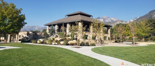 25 Snowstar Ln, Sandy UT 84092-4800 exterior