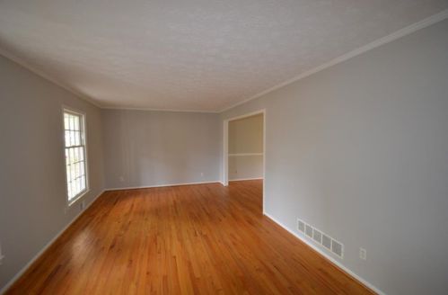 2842 Fontainebleau Dr, Atlanta GA  30360-1256 exterior