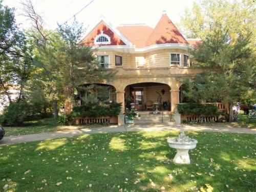 919 State St, Fruitdale, SD 57717-1537