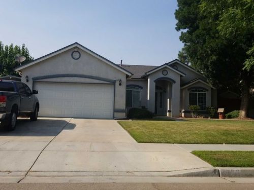 1466 Pear St, Lemoore, CA 93245-5223