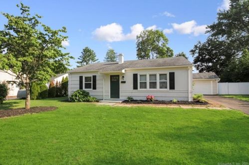 4 Brown St, Wallingford, CT 06492-3907