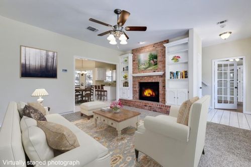 208 Ashworth Dr, Austin TX  78746-4604 exterior