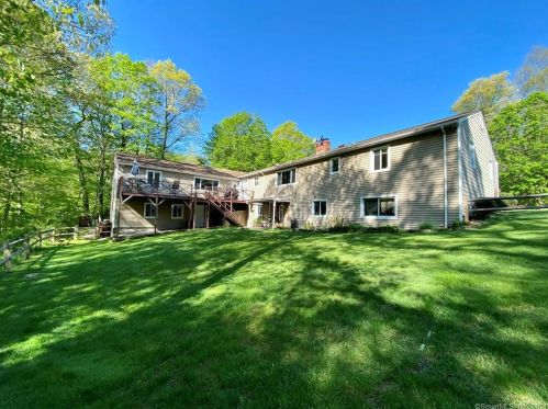 55 Dexter Dr, Huntington, CT 06484-5921