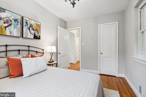 815 Davis Ave, Silver Spring MD 20912-6472 exterior