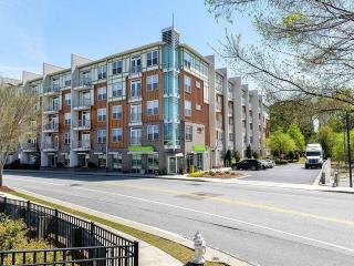 470 16th St, Atlanta GA  30363-1012 exterior