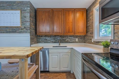 421 Willow Grove St, Hackettstown NJ  07840-1855 exterior