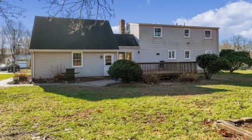 54 Saginaw St, Wapping CT  06074-2122 exterior