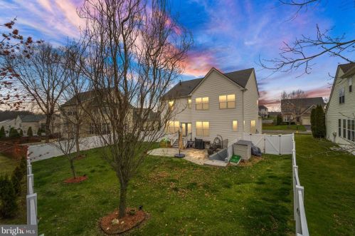 18799 Pier Trail Dr, Triangle VA  22172-2351 exterior