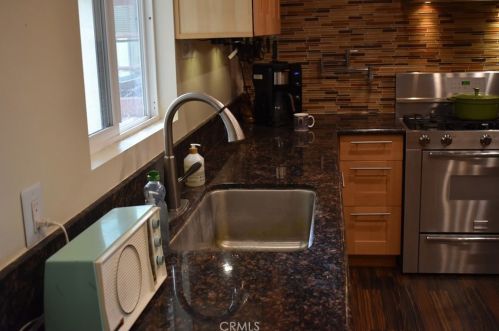 5092 Myrtle Ave, Riverside CA  92506-1423 exterior